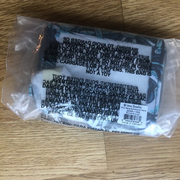 Vera Bradley Petite Zip-Around Wallet Shore Enough NWT - Picture 4 of 5